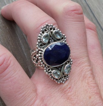 Zilveren ring gezet met facet ovale Saffier en blauw Topaas 17 m